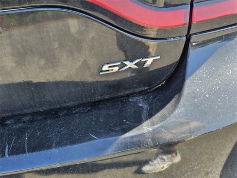 Used 2016 Dodge Charger SXT image 16