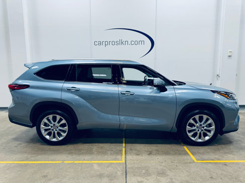 Used 2022 Toyota Highlander Limited image 8