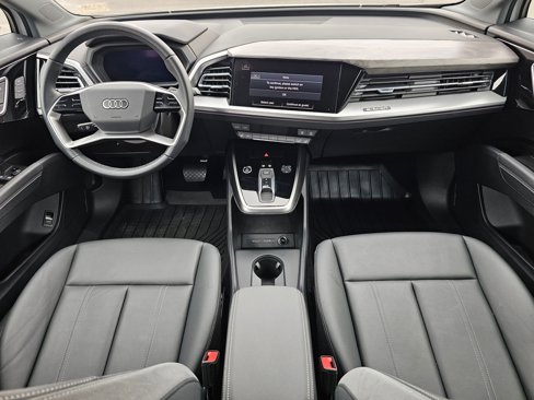 Used 2024 Audi Q4 e-tron Premium Plus image 10