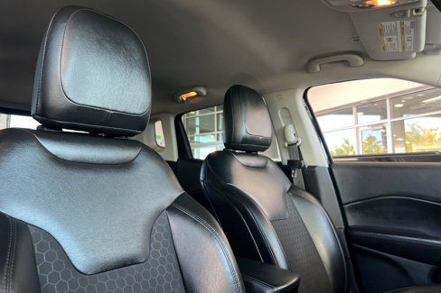 Used 2018 Jeep Compass Latitude w/ Popular Equipment Group image 14