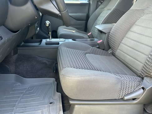 Used 2016 Nissan Frontier SV image 10