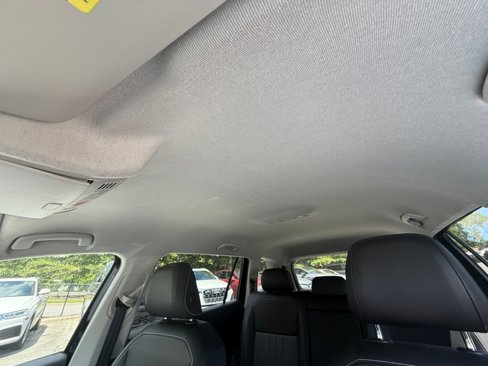Certified 2022 Volkswagen Tiguan SE image 21