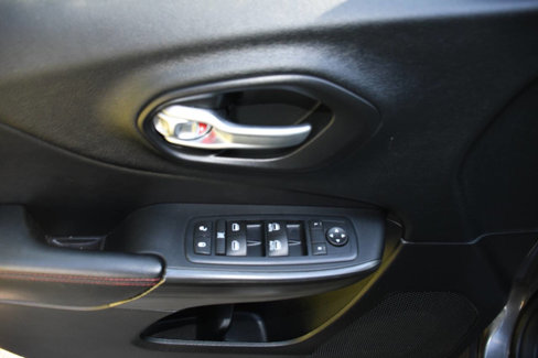 Used 2016 Jeep Cherokee Trailhawk w/ Cold Weather Group image 14