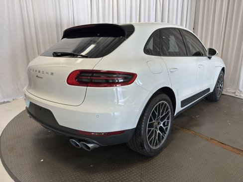 Certified 2018 Porsche Macan Sport Edition image 7