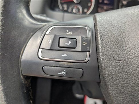 Used 2016 Volkswagen Tiguan S image 9