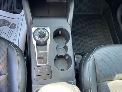Used 2022 Ford Escape SEL image 12