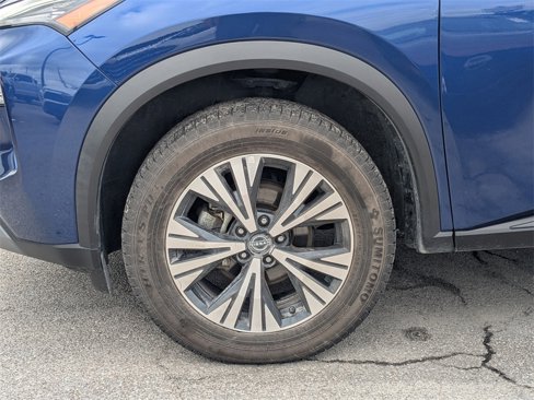 Used 2022 Nissan Rogue SV image 11