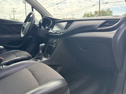 Used 2021 Buick Encore Preferred w/ Safety Package image 18