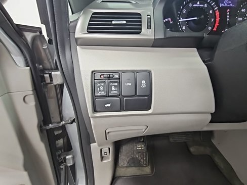 Used 2016 Honda Odyssey EX-L image 25