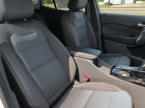 New 2025 Chevrolet Trax LT w/ LT Convenience Package image 30