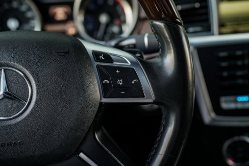 Used 2016 Mercedes-Benz GL 550 4MATIC image 28