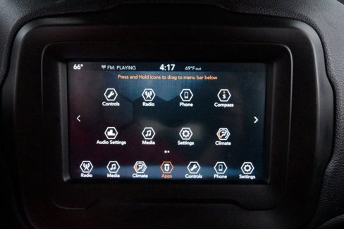 Used 2018 Jeep Renegade Latitude w/ Cold Weather Group image 23