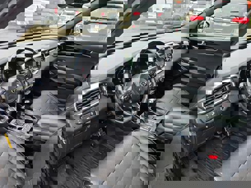 Used 2017 Kia Sorento SX image 10