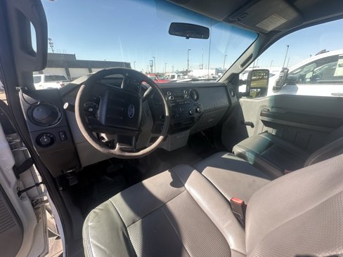 Used 2016 Ford F550 2WD Regular Cab Super Duty w/ XL Value Package image 6