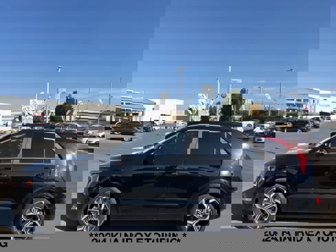 Used 2024 Kia Niro EX Touring image 6