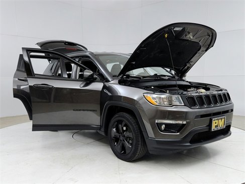 Used 2018 Jeep Compass Latitude image 9