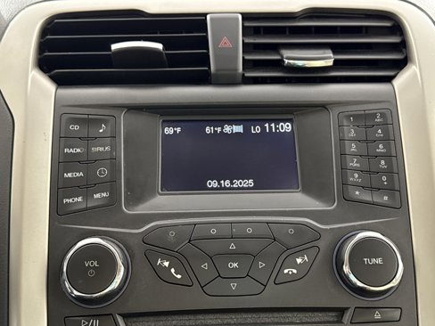 Used 2015 Ford Fusion SE image 18