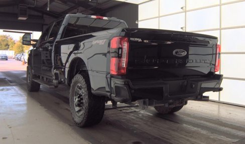 Used 2023 Ford F250 XLT w/ XLT Premium Package image 5