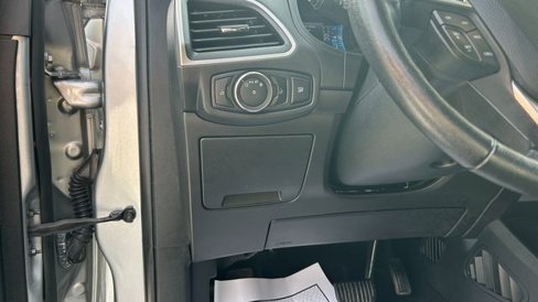 Used 2023 Ford Edge SEL image 17