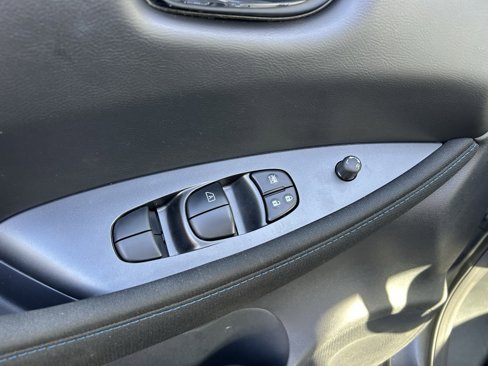 Certified 2024 Nissan Leaf S image 10