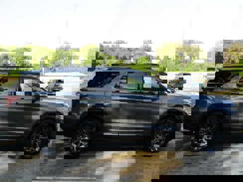 New 2025 Ford Explorer Active image 5