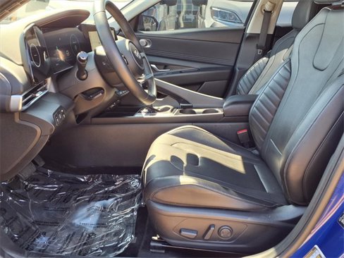 Used 2023 Hyundai Elantra Limited w/ Preferred Accessory Package image 19