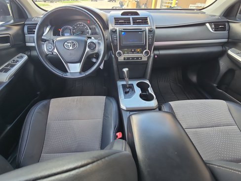 Used 2014 Toyota Camry SE image 11