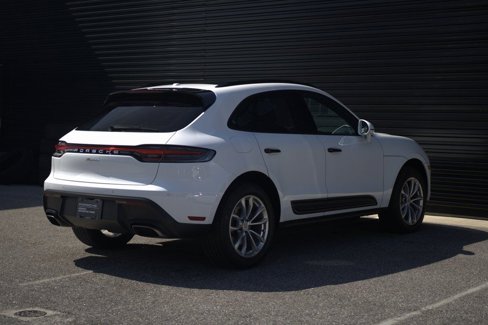 Certified 2023 Porsche Macan image 17