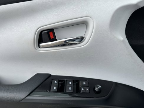 Used 2018 Toyota Prius Four image 29