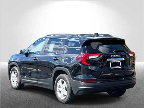 Certified 2022 GMC Terrain SLE w/ Driver Convenience Package image 4