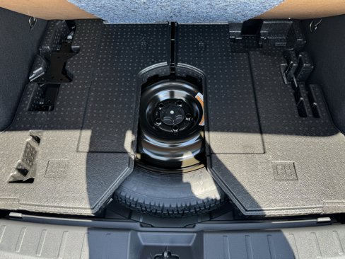 New 2025 Nissan Kicks SV image 28