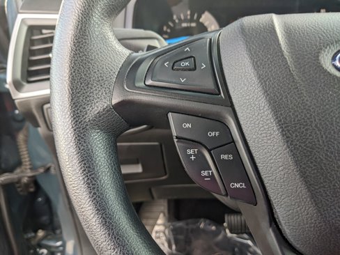 Used 2016 Ford Edge SE image 20