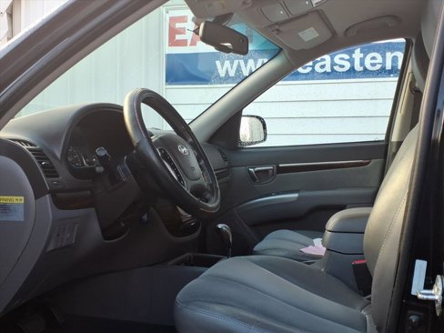 Used 2012 Hyundai Santa Fe SE image 8