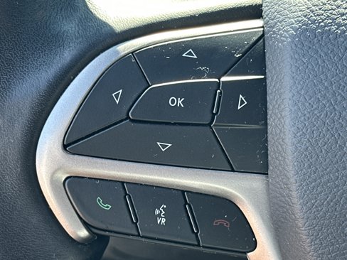 Used 2021 Jeep Grand Cherokee Laredo X image 25