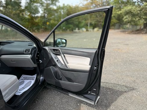 Used 2016 Subaru Forester 2.5i Premium image 16