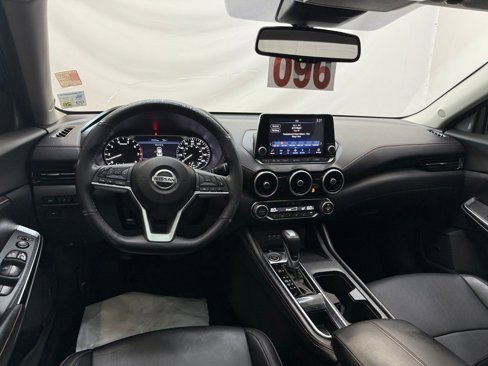 Used 2021 Nissan Sentra SR w/ SR Premium Package image 7