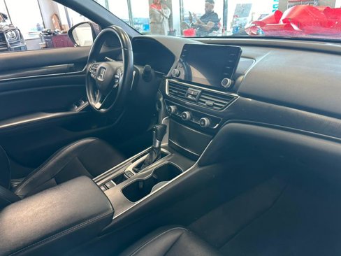 Used 2018 Honda Accord Sport image 31