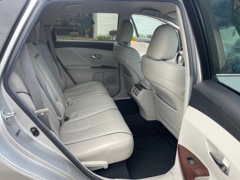 Used 2012 Toyota Venza XLE image 12