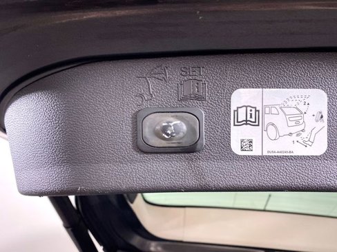 Used 2017 Ford Escape Titanium image 35