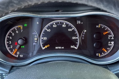 Used 2018 Jeep Grand Cherokee Limited image 37