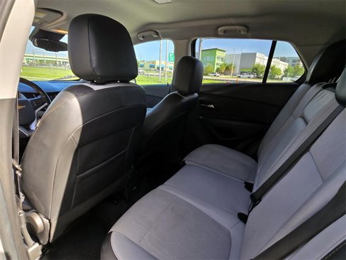 Used 2021 Chevrolet Trax LT w/ Sport Edition image 27