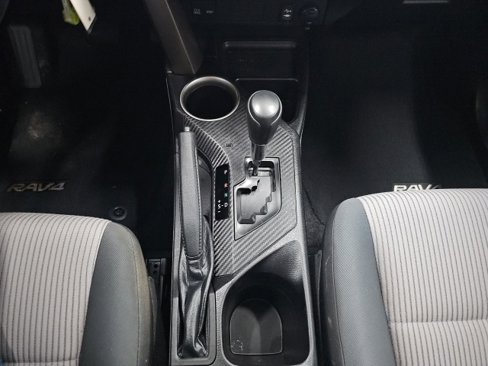 Used 2013 Toyota RAV4 LE image 28