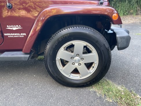 Used 2010 Jeep Wrangler Unlimited Sahara w/ Dual Top Group image 7