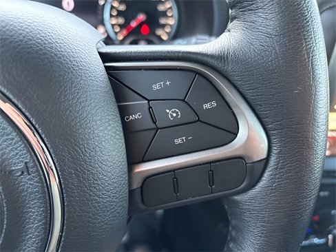Used 2022 Jeep Renegade Latitude w/ Convenience Group image 11