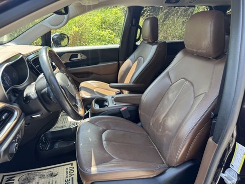 Used 2019 Chrysler Pacifica Limited w/ Advanced Safetytec Group image 13