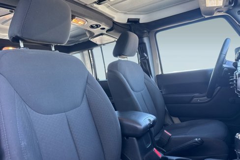 Used 2018 Jeep Wrangler Unlimited Sport w/ Connectivity Group image 30