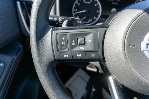 Used 2021 Nissan Rogue SV image 22