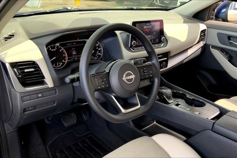 Used 2023 Nissan Rogue SV image 17