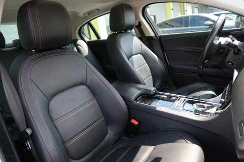 Used 2018 Jaguar XE Prestige image 24