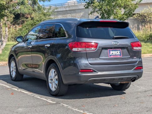 Used 2018 Kia Sorento LX image 8